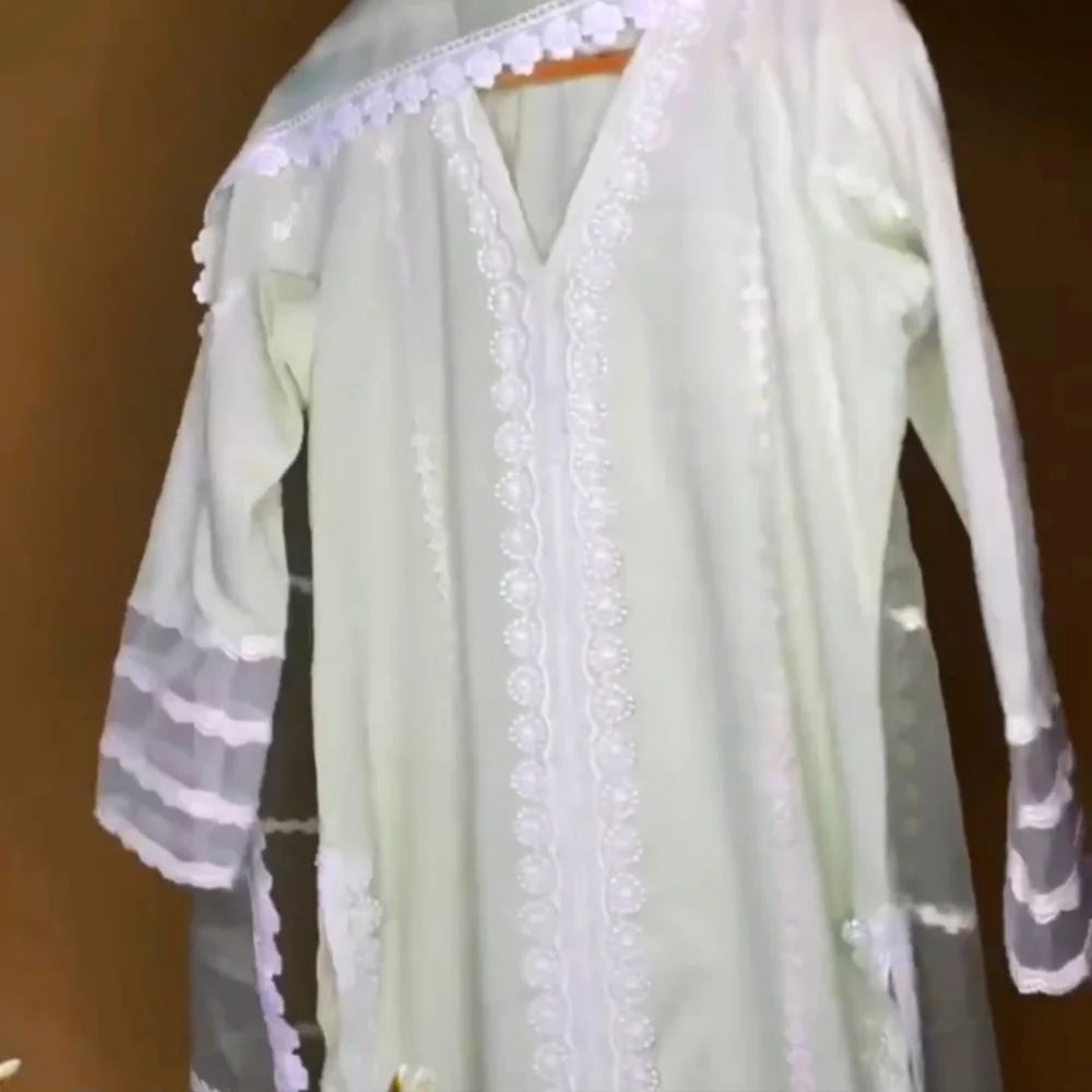 Cotton kurta set with organza dupatta - Picture 5 of 6